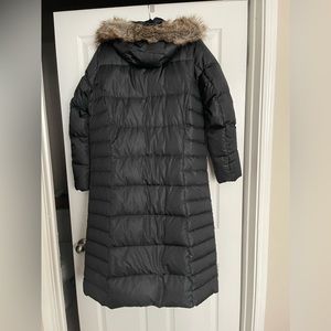 XL long puffer jacket with removable hood and removable faux fur.